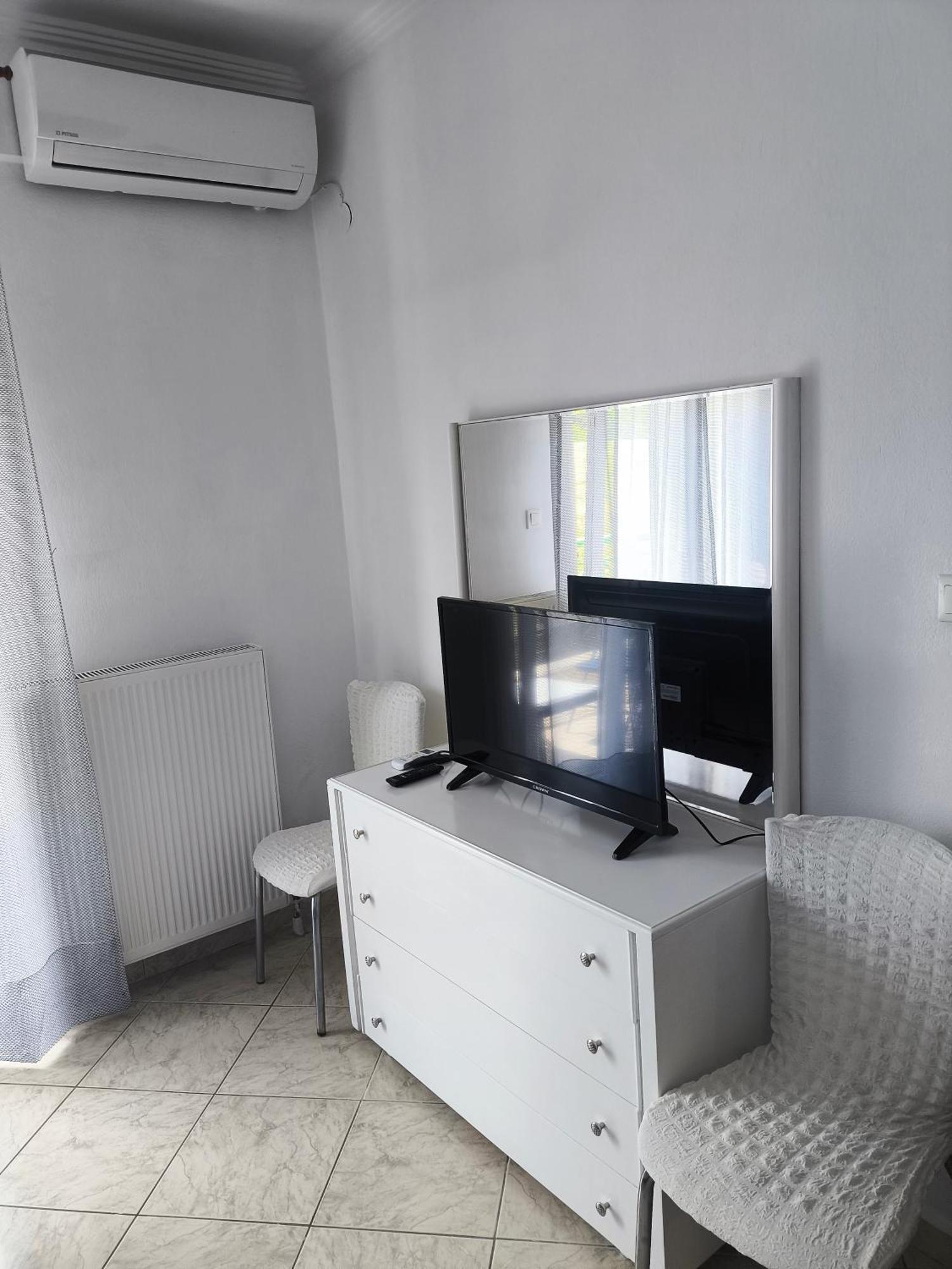 Anna'S Rooms Nea Michaniona Bagian luar foto