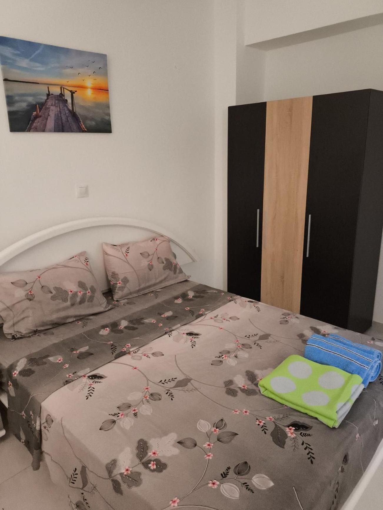 Anna'S Rooms Nea Michaniona Bagian luar foto